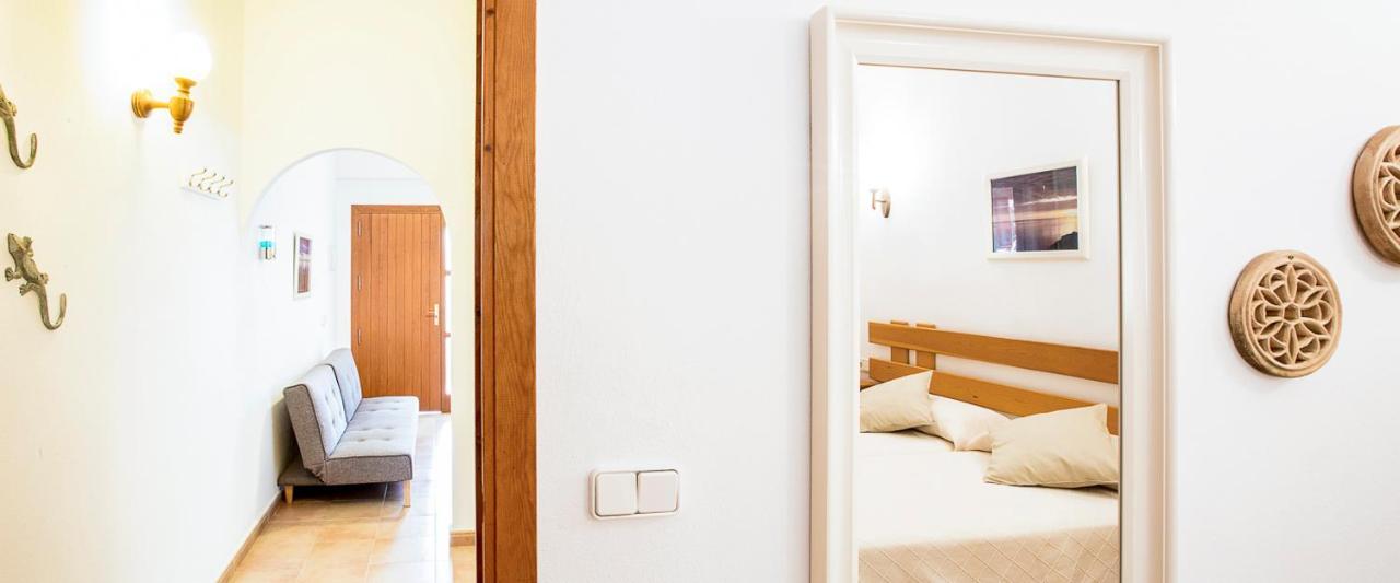 Apartamentos Molina 9-10-11 Es Calo  Eksteriør billede