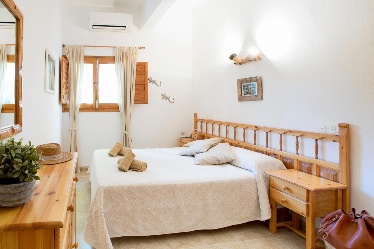 Apartamentos Molina 9-10-11 Es Calo  Eksteriør billede