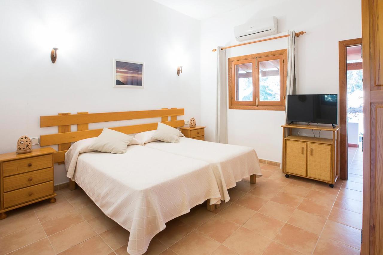 Apartamentos Molina 9-10-11 Es Calo  Eksteriør billede
