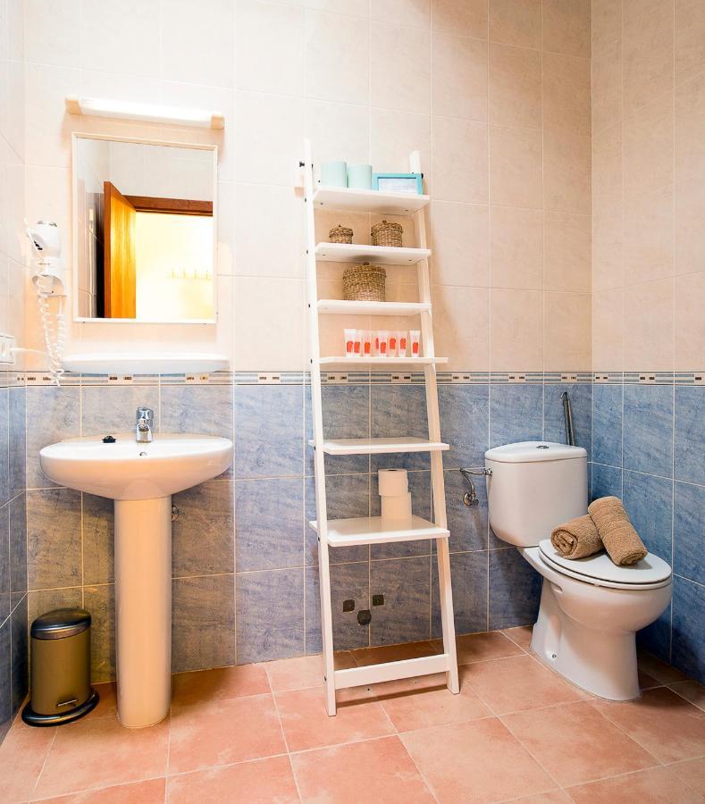 Apartamentos Molina 9-10-11 Es Calo  Eksteriør billede